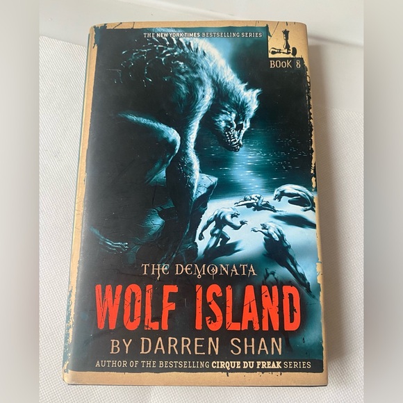 Wolf Island by Darren Shan The Demonata Series #18 Firts Edition 2009 - Picture 1 of 9